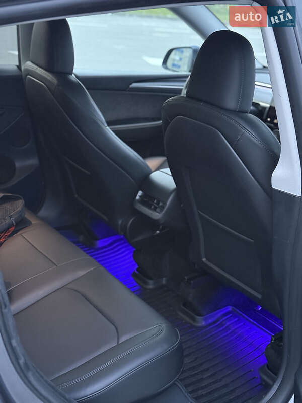 Внедорожник / Кроссовер Tesla Model Y 2023 в Каменец-Подольском