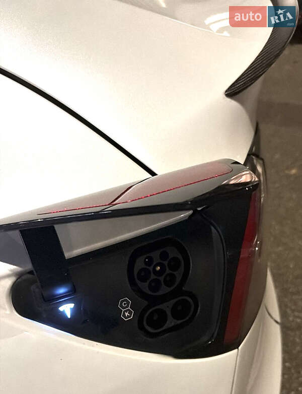 Внедорожник / Кроссовер Tesla Model Y 2022 в Киеве