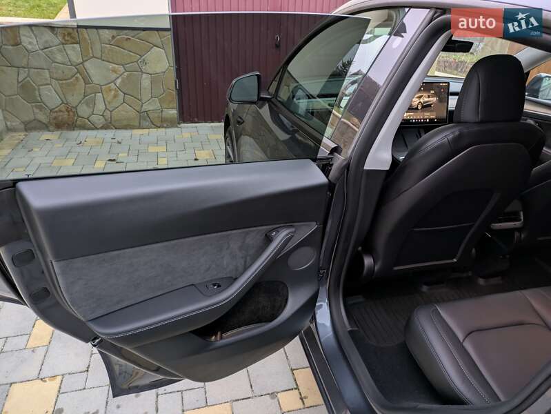 Позашляховик / Кросовер Tesla Model Y 2022 в Тернополі фото 9 Позашляховик / Кросовер Tesla Model Y 2022 в Тернополі