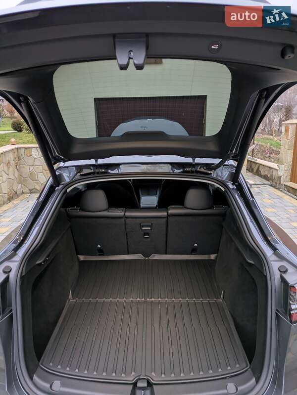 Позашляховик / Кросовер Tesla Model Y 2022 в Тернополі фото 17 Позашляховик / Кросовер Tesla Model Y 2022 в Тернополі