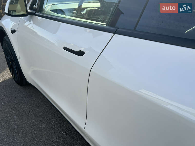 Позашляховик / Кросовер Tesla Model Y 2022 в Самборі