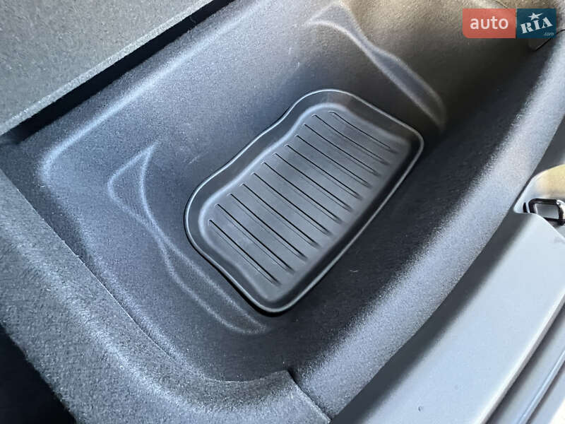 Позашляховик / Кросовер Tesla Model Y 2022 в Самборі