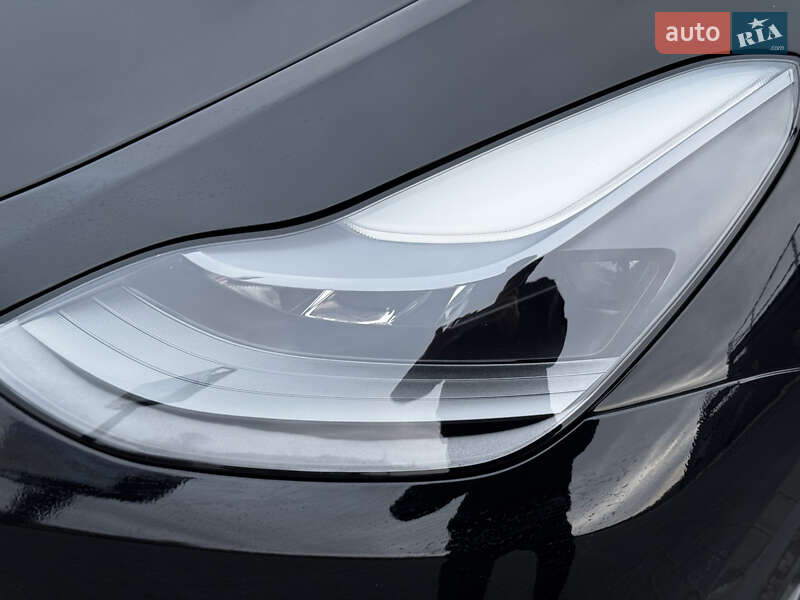 Позашляховик / Кросовер Tesla Model Y 2023 в Києві