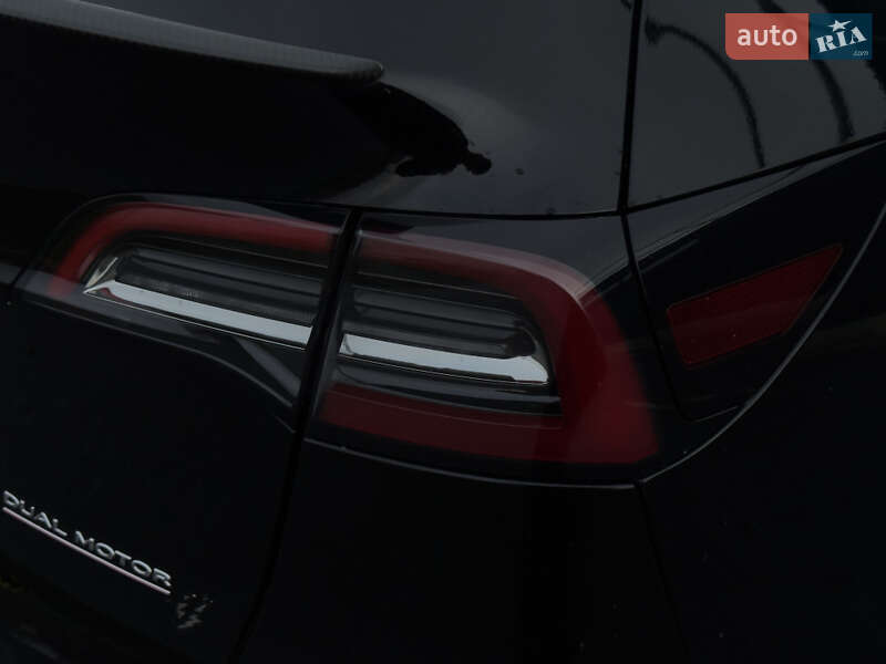 Позашляховик / Кросовер Tesla Model Y 2023 в Києві