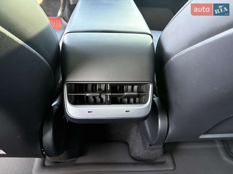 Внедорожник / Кроссовер Tesla Model Y 2022 в Днепре фото 12 Внедорожник / Кроссовер Tesla Model Y 2022 в Днепре