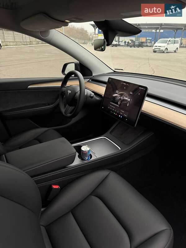 Позашляховик / Кросовер Tesla Model Y 2024 в Харкові фото 9 Позашляховик / Кросовер Tesla Model Y 2024 в Харкові