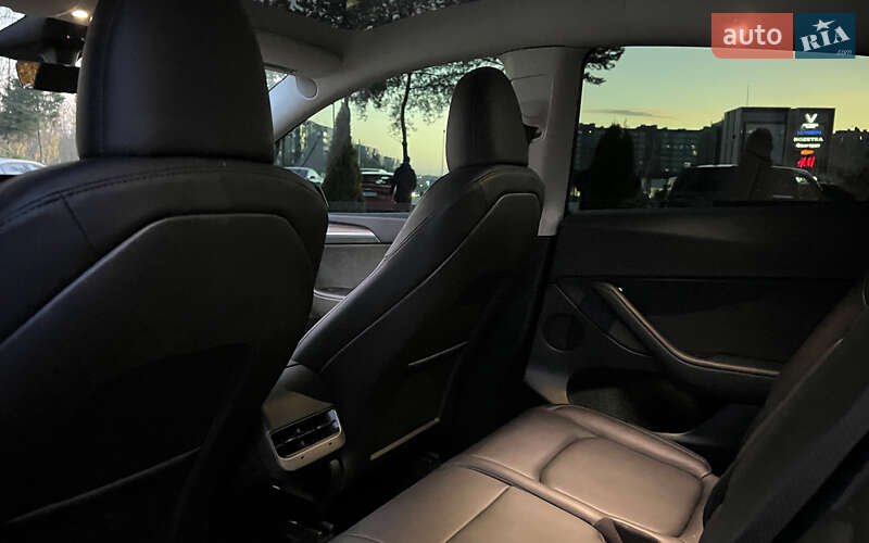 Внедорожник / Кроссовер Tesla Model Y 2024 в Львове