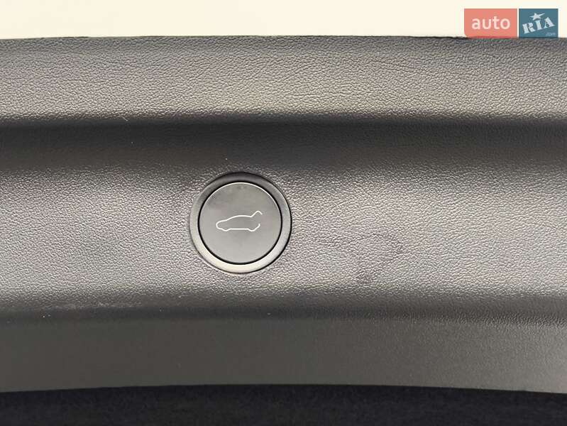 Внедорожник / Кроссовер Tesla Model Y 2024 в Киеве фото 35 Внедорожник / Кроссовер Tesla Model Y 2024 в Киеве