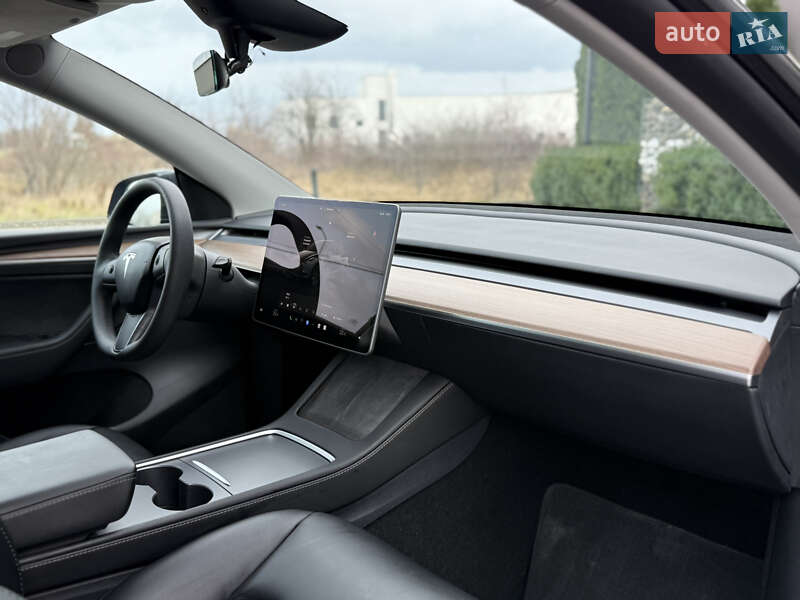 Позашляховик / Кросовер Tesla Model Y 2024 в Стрию фото 48 Позашляховик / Кросовер Tesla Model Y 2024 в Стрию