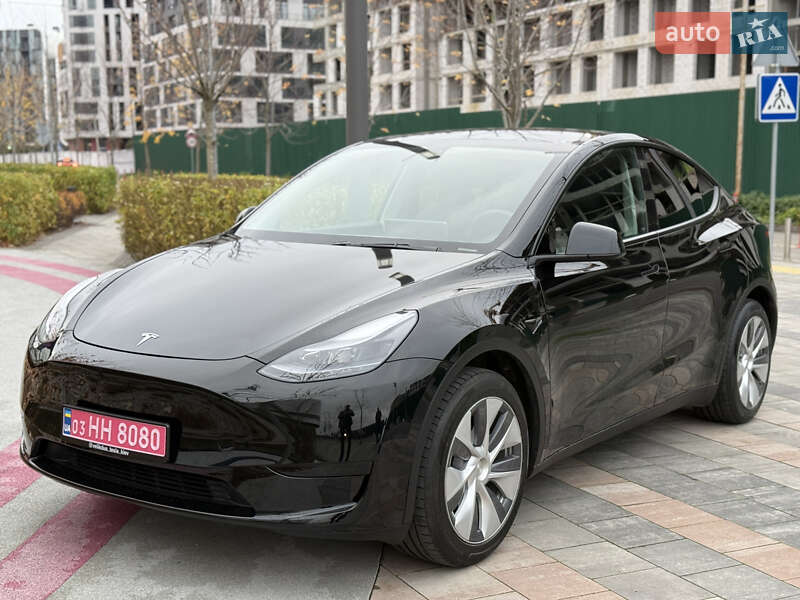 Внедорожник / Кроссовер Tesla Model Y 2024 в Киеве