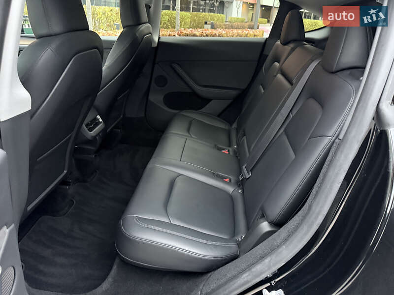 Внедорожник / Кроссовер Tesla Model Y 2024 в Киеве