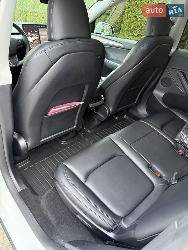 Внедорожник / Кроссовер Tesla Model Y 2024 в Запорожье