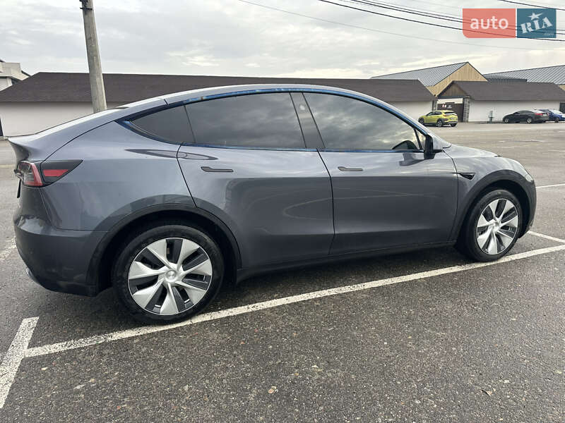 Внедорожник / Кроссовер Tesla Model Y 2023 в Киеве