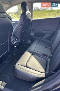 Внедорожник / Кроссовер Tesla Model Y 2024 в Кривом Роге