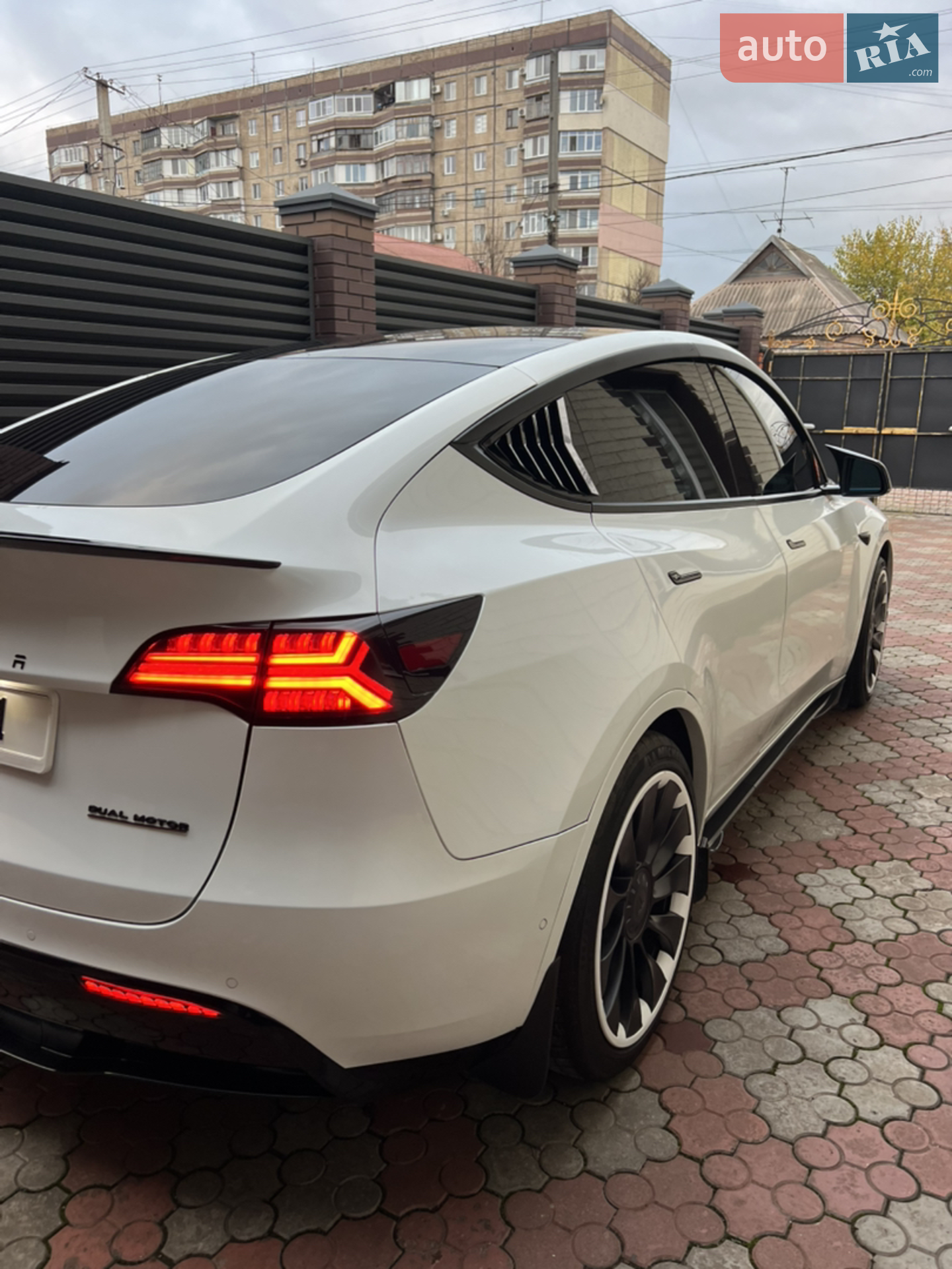 2020 Tesla Model Y - мініатюра 9