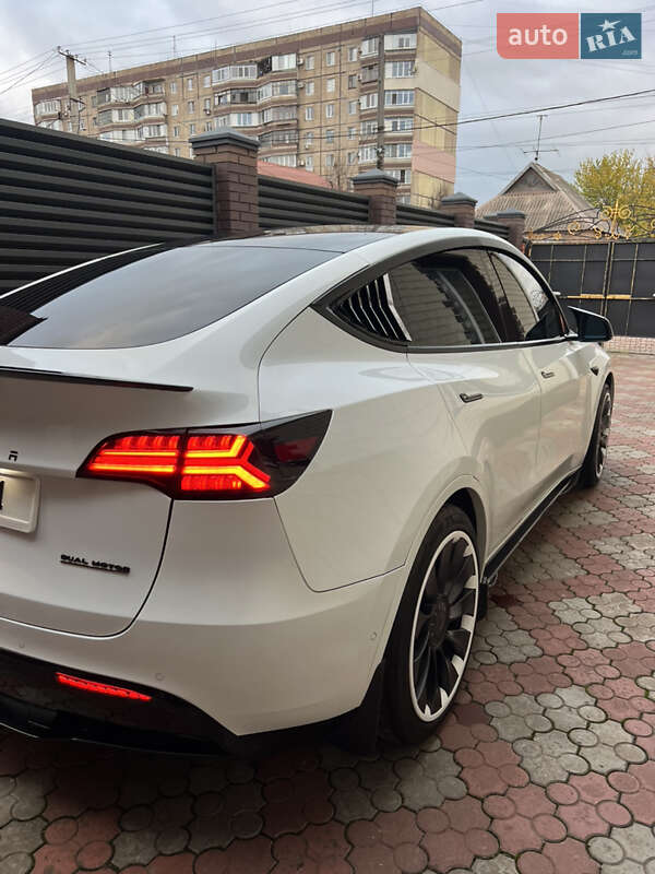 Внедорожник / Кроссовер Tesla Model Y 2020 в Кривом Роге