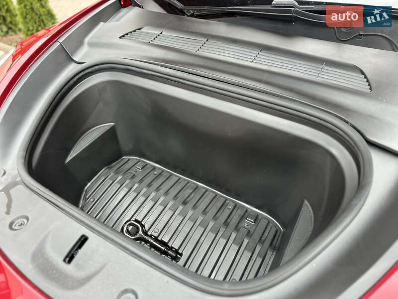 Внедорожник / Кроссовер Tesla Model Y 2020 в Одессе