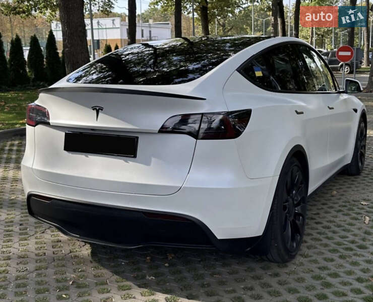 Внедорожник / Кроссовер Tesla Model Y 2022 в Киеве