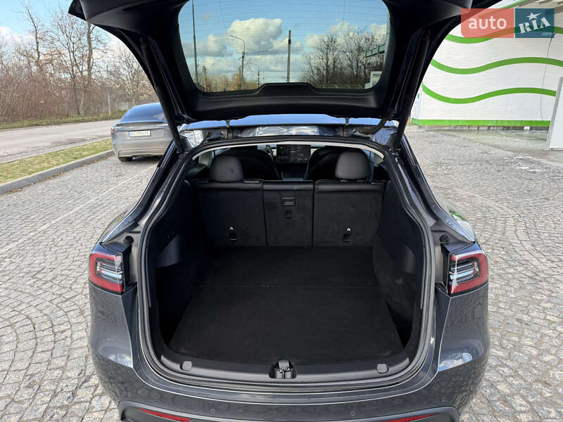 Позашляховик / Кросовер Tesla Model Y 2022 в Золочеві