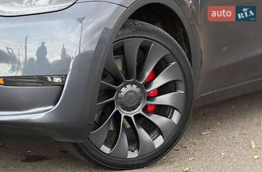 Внедорожник / Кроссовер Tesla Model Y 2023 в Кривом Роге