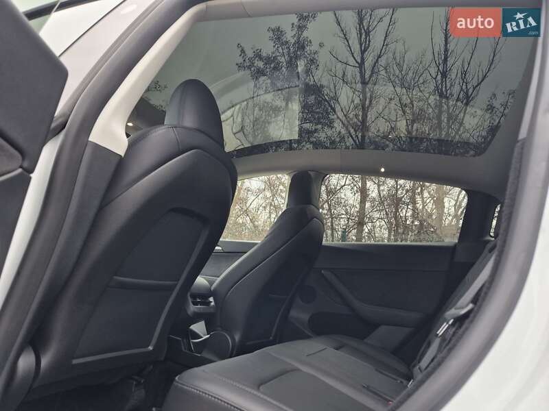 Внедорожник / Кроссовер Tesla Model Y 2024 в Кременчуге