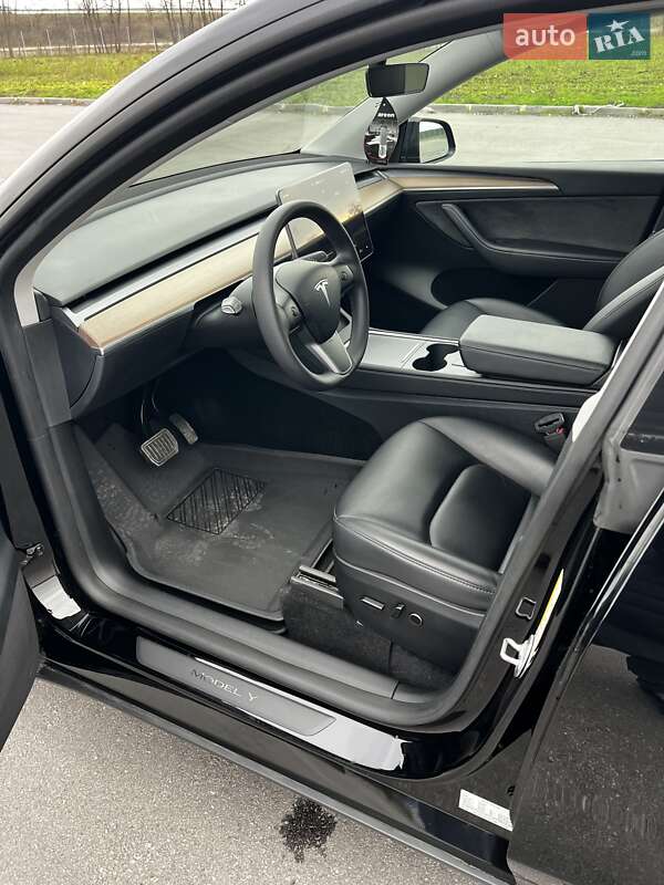 Позашляховик / Кросовер Tesla Model Y 2023 в Дніпрі