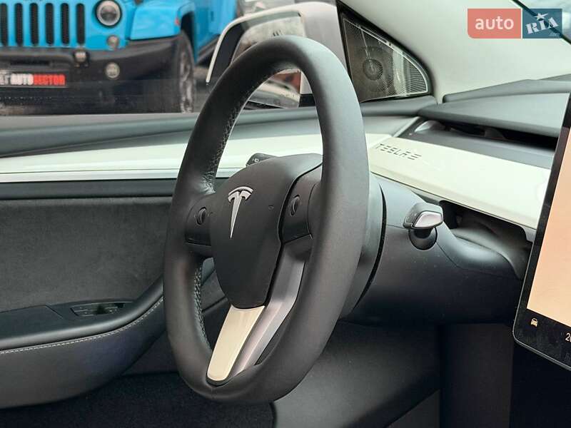 Внедорожник / Кроссовер Tesla Model Y 2023 в Харькове