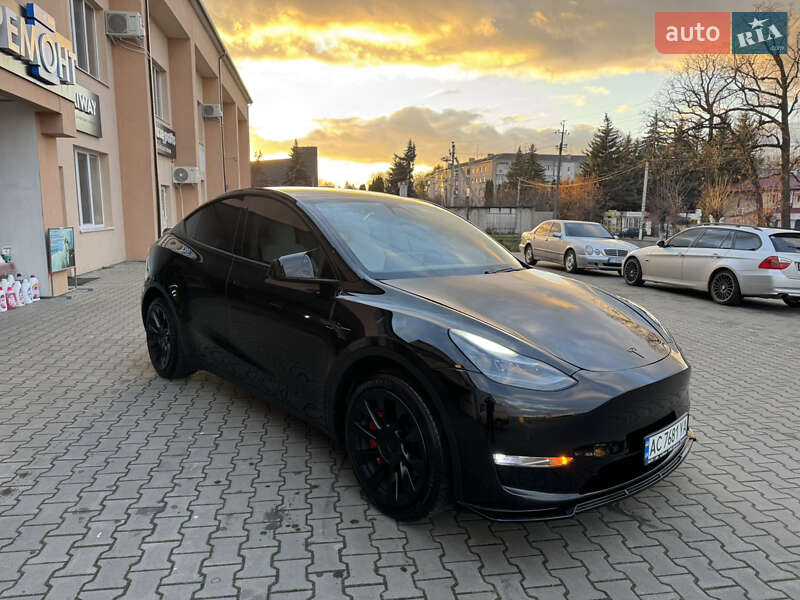 Внедорожник / Кроссовер Tesla Model Y 2020 в Луцке