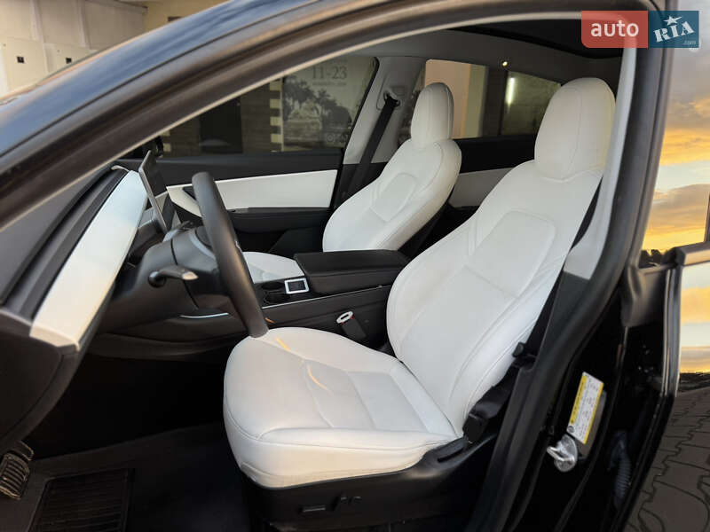 Внедорожник / Кроссовер Tesla Model Y 2020 в Луцке