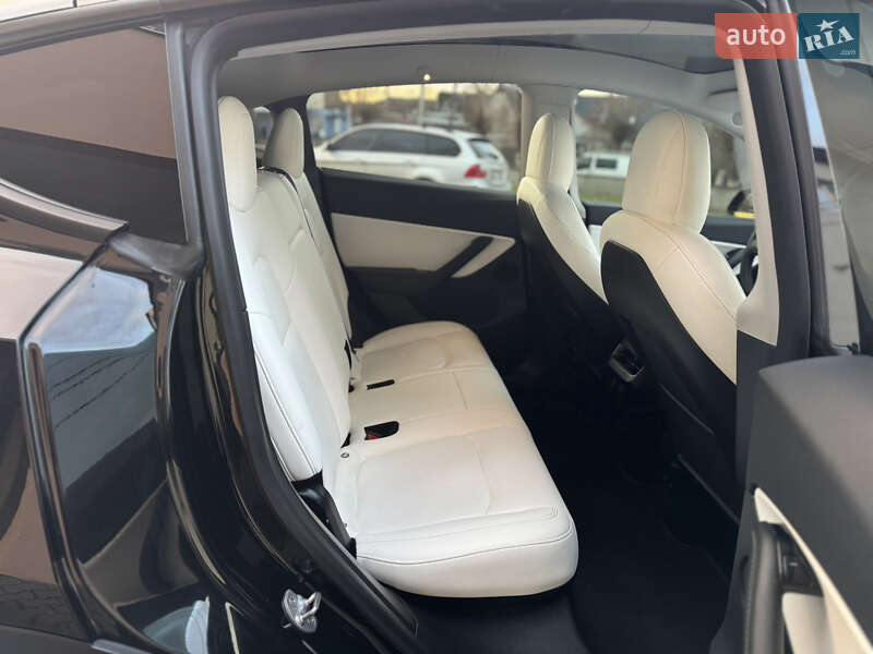 Внедорожник / Кроссовер Tesla Model Y 2020 в Луцке