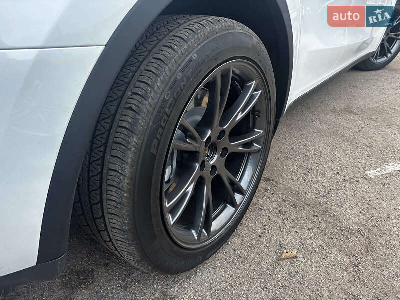 Позашляховик / Кросовер Tesla Model Y 2024 в Запоріжжі