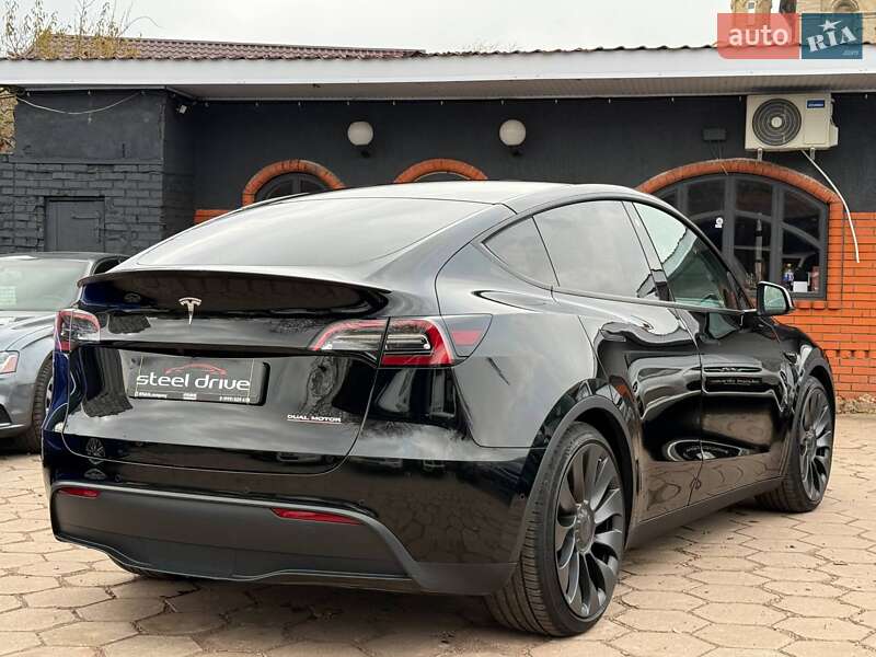 Позашляховик / Кросовер Tesla Model Y 2021 в Миколаєві