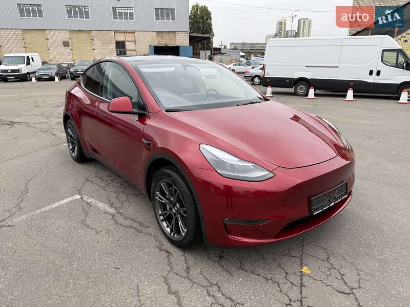 Позашляховик / Кросовер Tesla Model Y 2024 в Києві