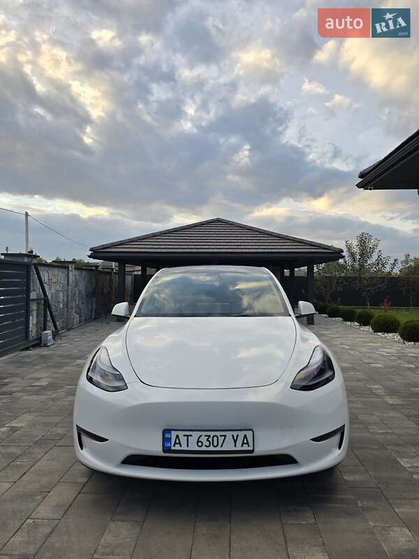 Внедорожник / Кроссовер Tesla Model Y 2023 в Ивано-Франковске