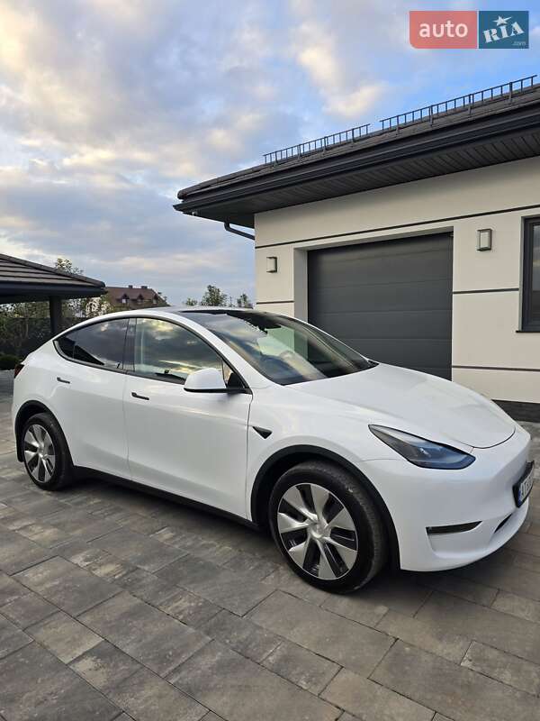 Внедорожник / Кроссовер Tesla Model Y 2023 в Ивано-Франковске