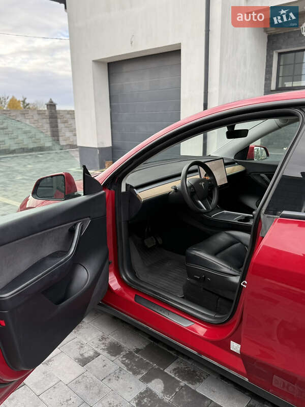 Внедорожник / Кроссовер Tesla Model Y 2022 в Дубно