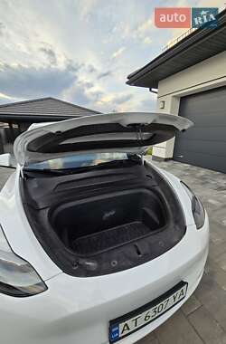 Внедорожник / Кроссовер Tesla Model Y 2023 в Ивано-Франковске