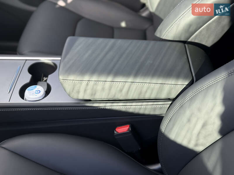 Позашляховик / Кросовер Tesla Model Y 2024 в Львові