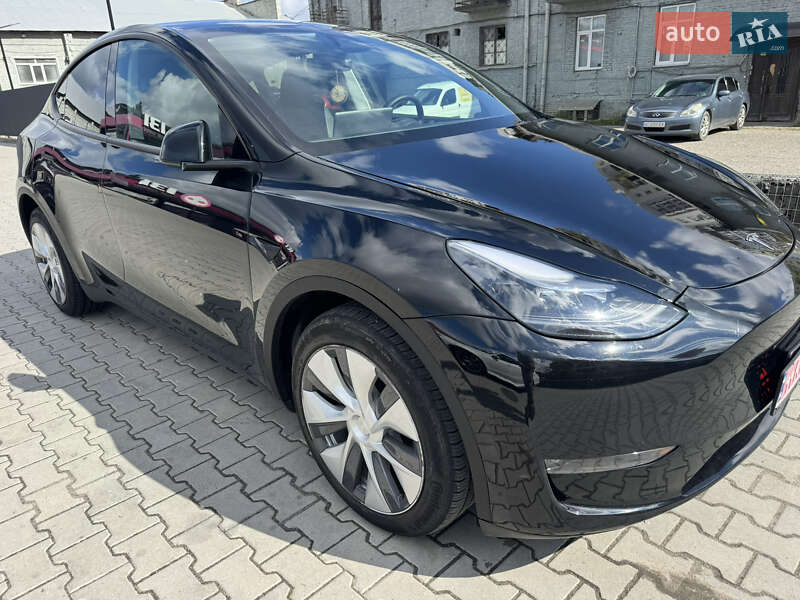 Внедорожник / Кроссовер Tesla Model Y 2024 в Львове