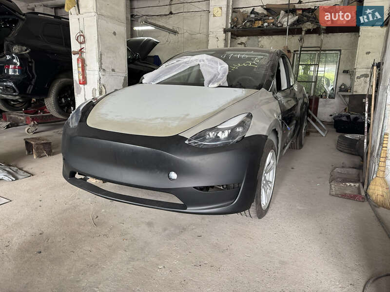 Внедорожник / Кроссовер Tesla Model Y 2024 в Львове