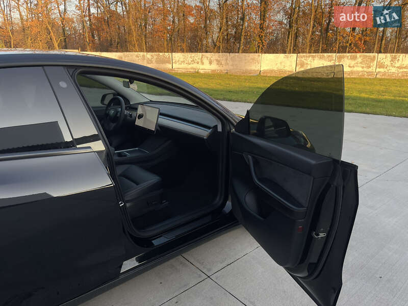 Позашляховик / Кросовер Tesla Model Y 2021 в Луцьку