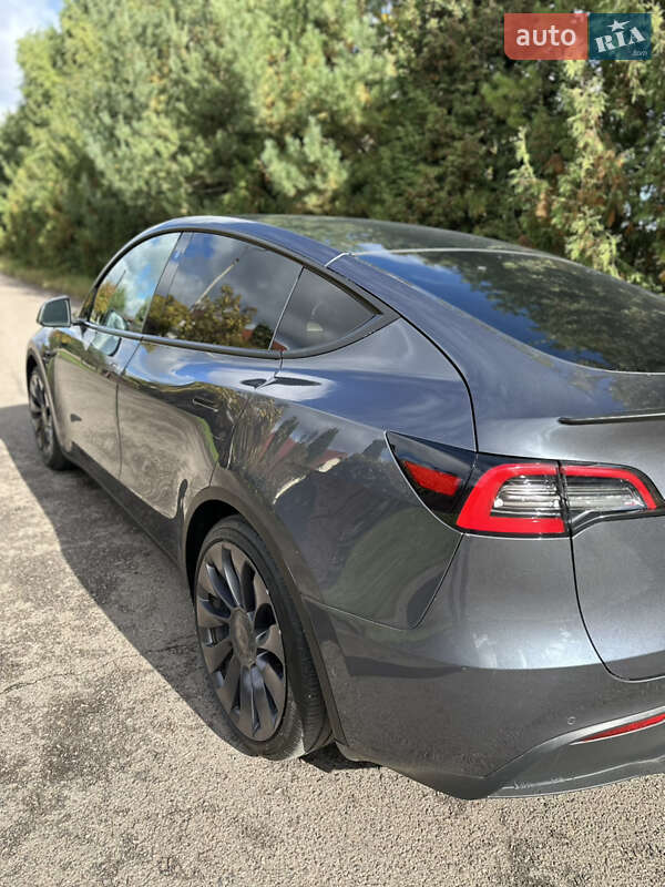 Внедорожник / Кроссовер Tesla Model Y 2020 в Ровно