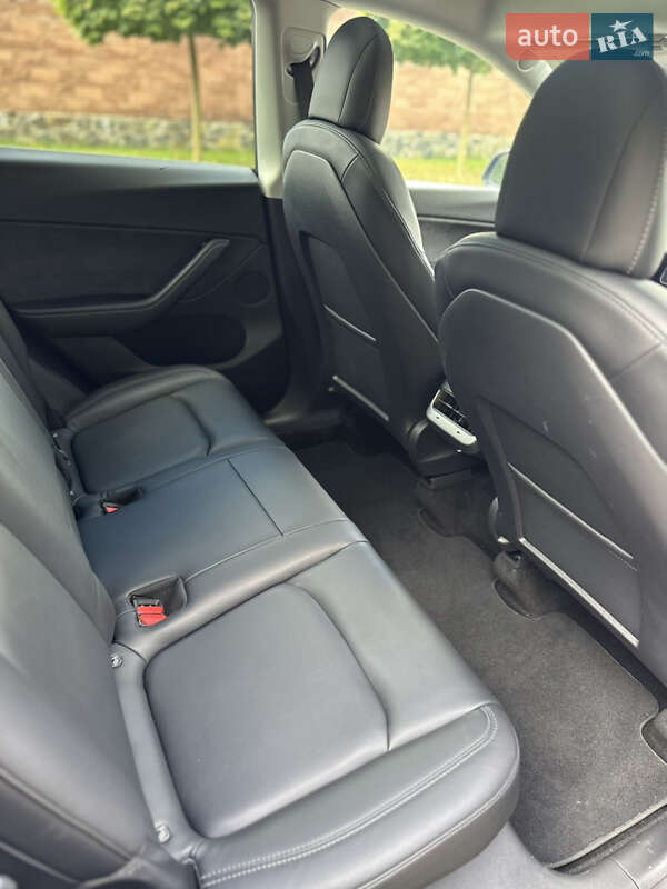 Внедорожник / Кроссовер Tesla Model Y 2020 в Ровно