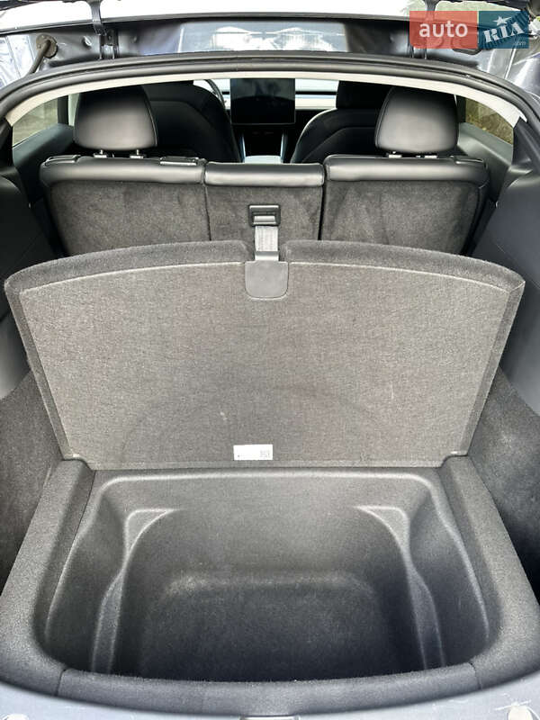 Внедорожник / Кроссовер Tesla Model Y 2020 в Ровно