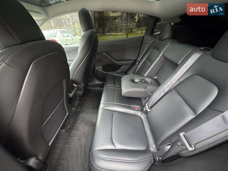 Позашляховик / Кросовер Tesla Model Y 2022 в Києві