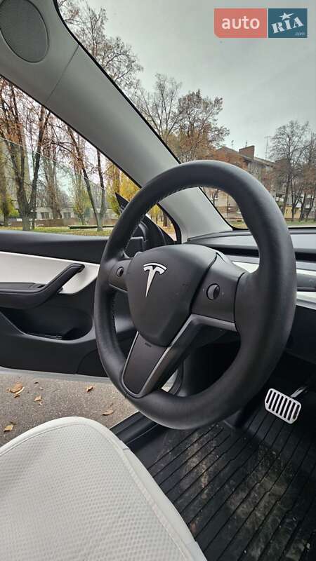 Позашляховик / Кросовер Tesla Model Y 2022 в Кам'янському