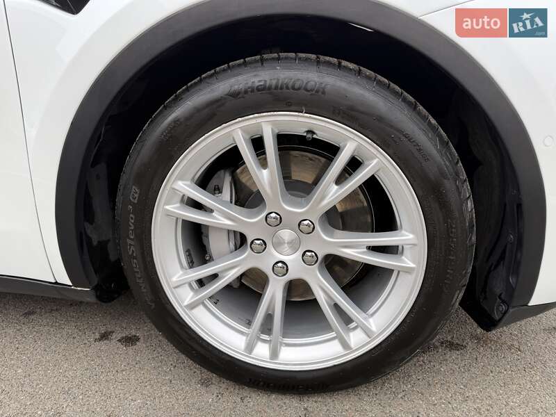 Позашляховик / Кросовер Tesla Model Y 2021 в Києві