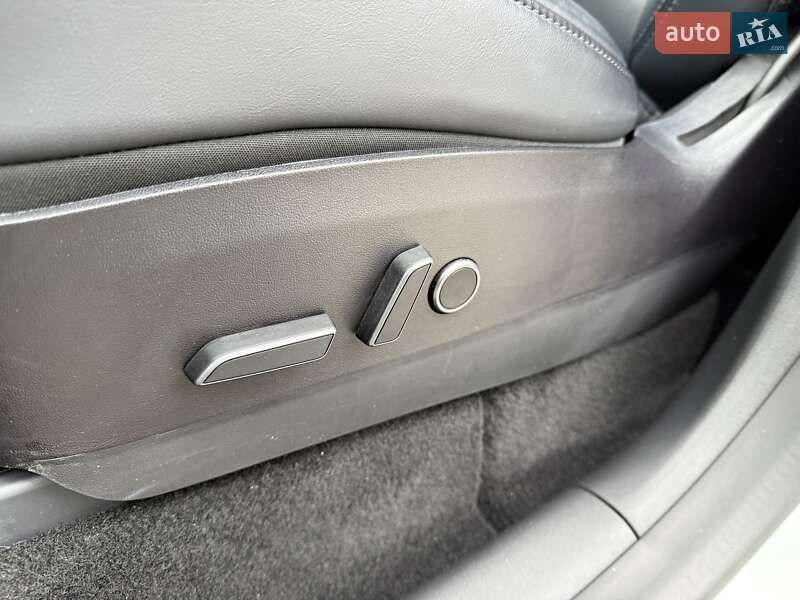 Позашляховик / Кросовер Tesla Model Y 2021 в Києві