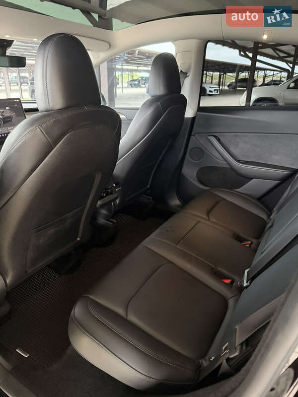 Позашляховик / Кросовер Tesla Model Y 2024 в Чорноморську