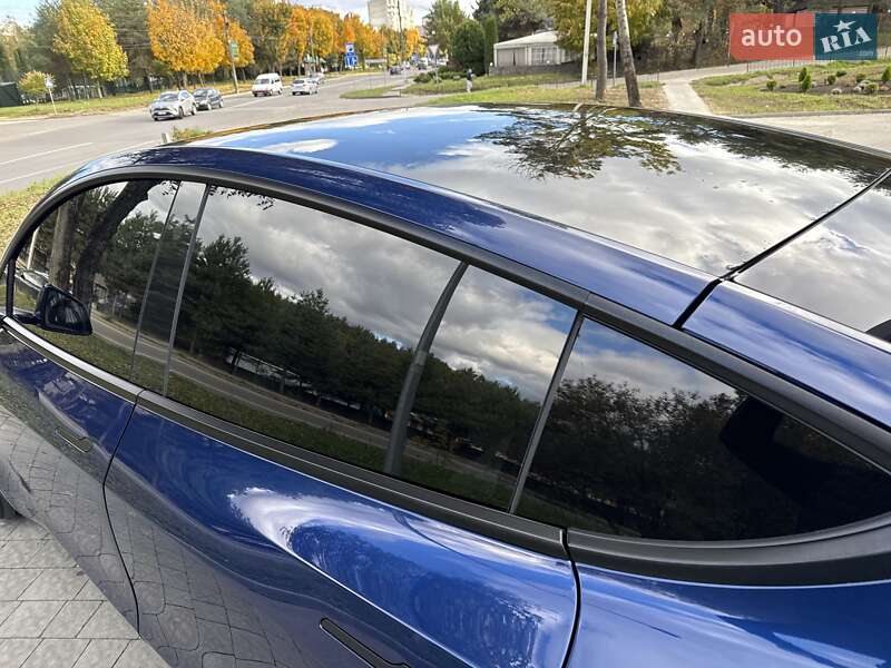 Позашляховик / Кросовер Tesla Model Y 2021 в Львові